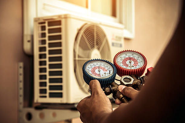 Professional Hvac technician working in Crystal Beach, FL